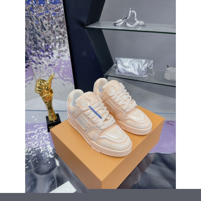 l**is V*t*n sneakers
